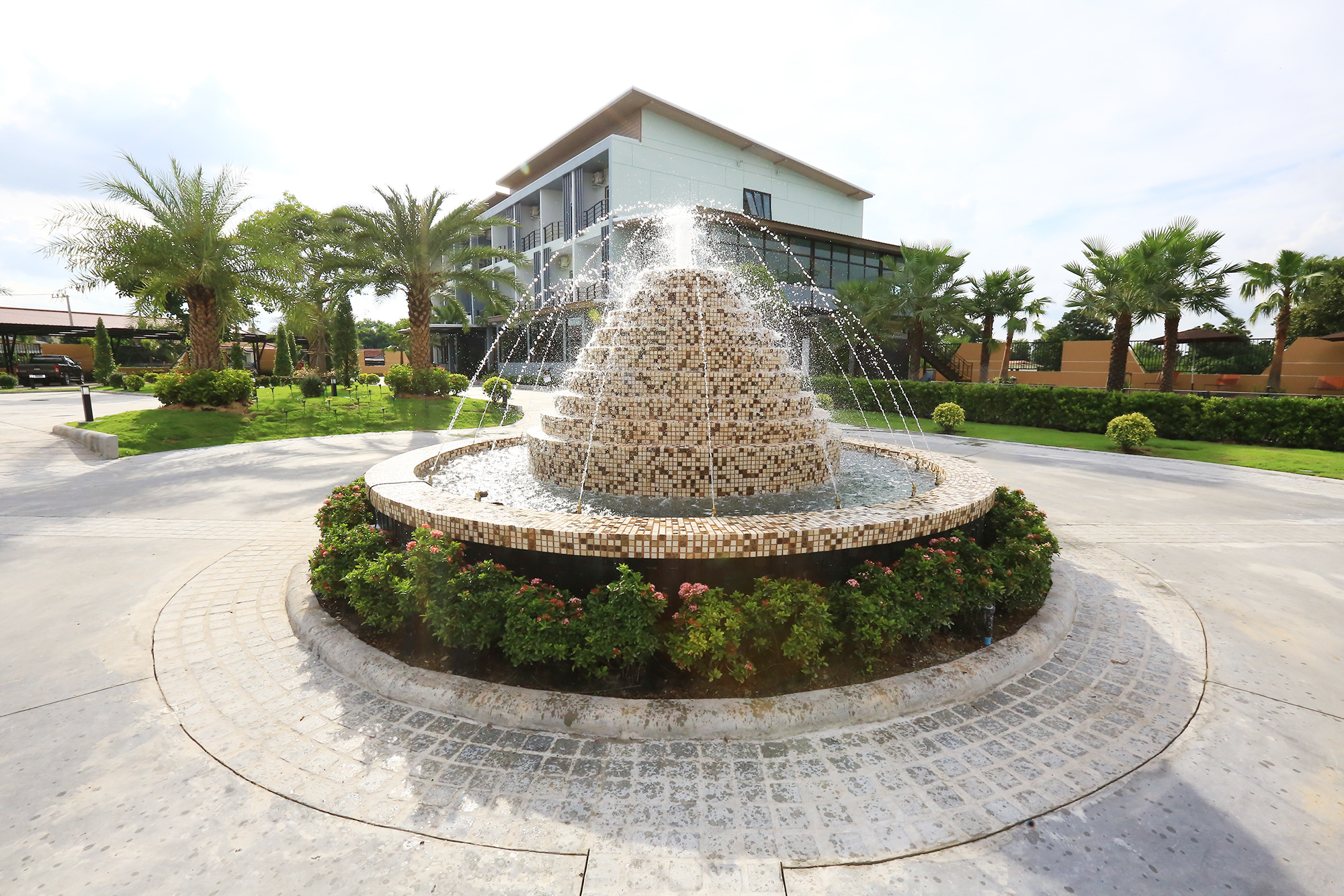 fountain-rayhotel